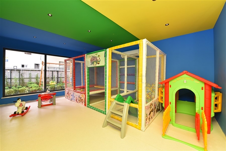 شقة بغرفتي نوم للإيجار 300 متر من شاطئ كليوباترا