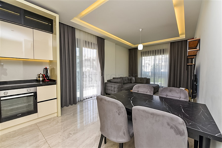 شقة بغرفتي نوم للإيجار 300 متر من شاطئ كليوباترا