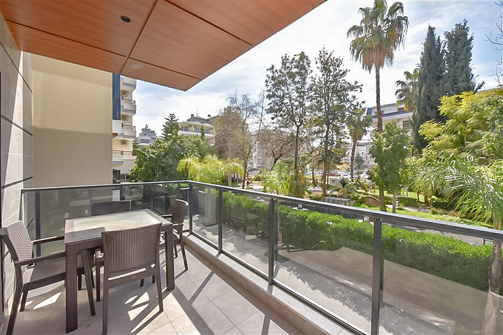 شقة بغرفتي نوم للإيجار 300 متر من شاطئ كليوباترا