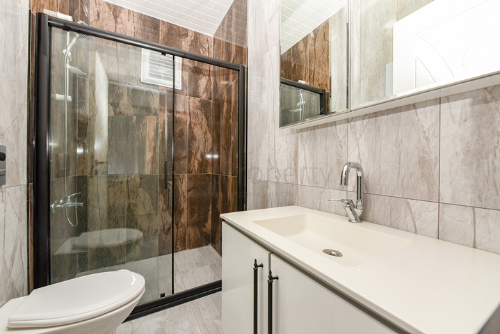 شقة في مجمع جديد 1 + 1 في حي أفسالار