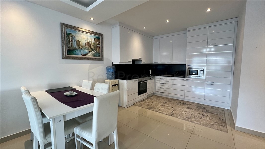 شقة مريحة 2 + 1 على بعد 50 متر من البحر في منطقة توسمور