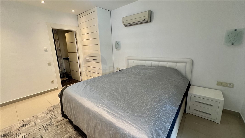 شقة مريحة 2 + 1 على بعد 50 متر من البحر في منطقة توسمور