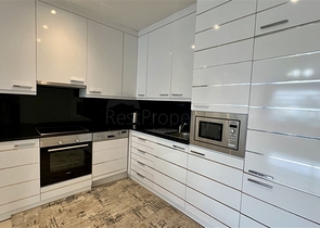 شقة مريحة 2 + 1 على بعد 50 متر من البحر في منطقة توسمور