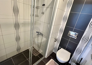 شقة مريحة 2 + 1 على بعد 50 متر من البحر في منطقة توسمور