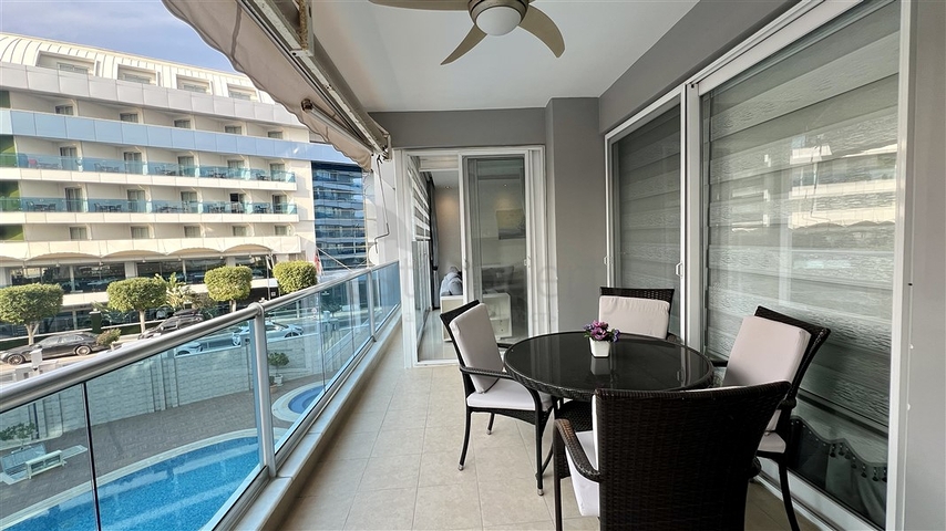 شقة مريحة 2 + 1 على بعد 50 متر من البحر في منطقة توسمور