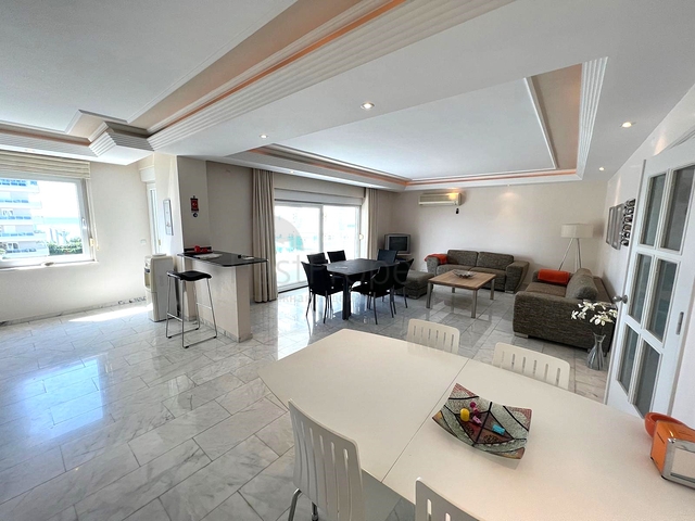 شقة 2 + 1 على السطر الأول مطلة على البحر