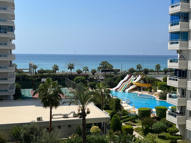 شقة 2 + 1 على السطر الأول مطلة على البحر