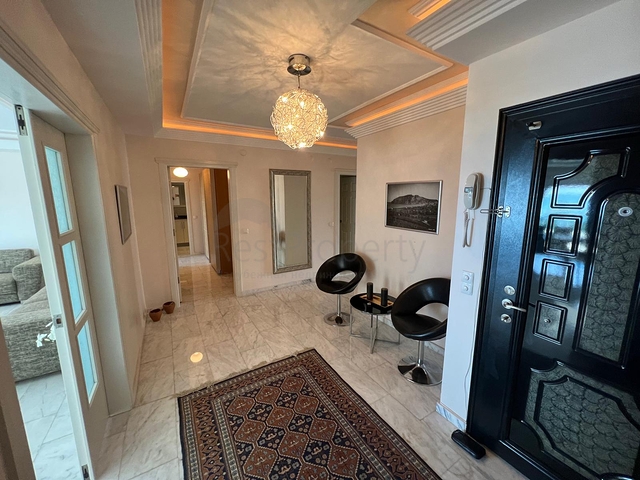 شقة 2 + 1 على السطر الأول مطلة على البحر