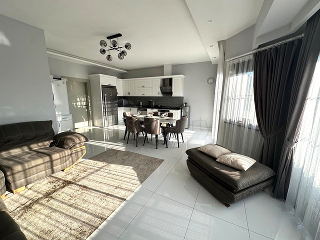 دوبلكس فاخرة -4 غرف وصالة - مفروشة بأناقة -ضمن مجمع انيق -في اوبا / الانيا 