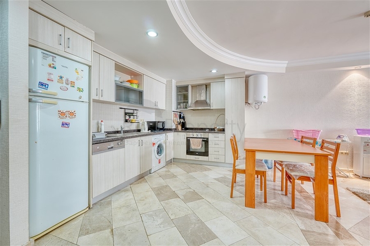 شقة غرفتين وصالة -طابق مرتفع -مجمع يضم كافة الخدمات -في مهموتلار / الانيا 