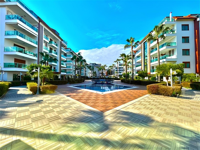 شقق فسيحة 4 + 1 في مجمع النخبة في أوبا