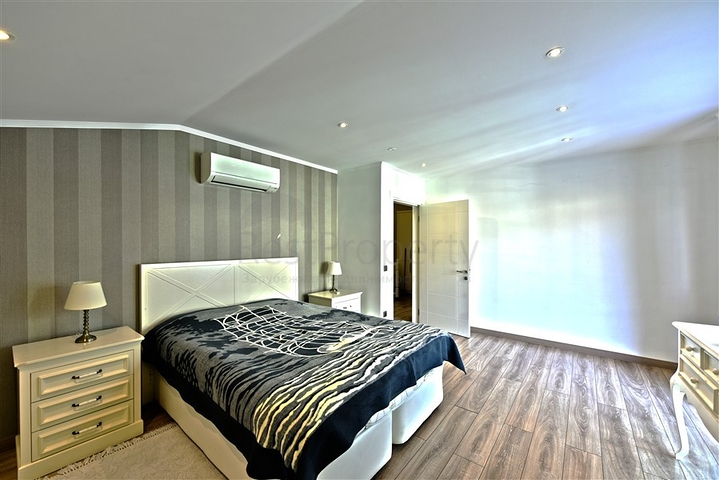 شقق فسيحة 4 + 1 في مجمع النخبة في أوبا