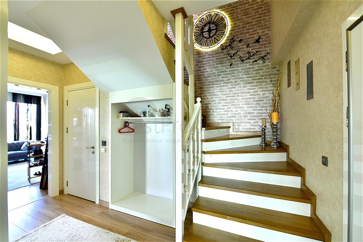 شقق فسيحة 4 + 1 في مجمع النخبة في أوبا