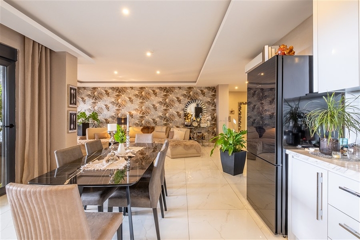 شقة فسيحة 3 + 1 في وسط ألانيا