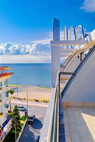 بنتهاوس 3+1 في مجمع جديد على الساحل الأول في ألانيا