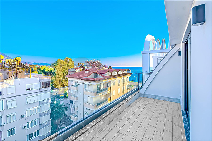 بنتهاوس 3+1 في مجمع جديد على الساحل الأول في ألانيا