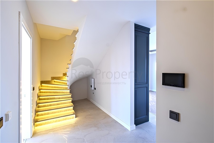 بنتهاوس 3+1 في مجمع جديد على الساحل الأول في ألانيا