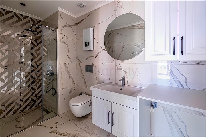 2 + 1 بنتهاوس 20 متر من البحر في وسط ألانيا