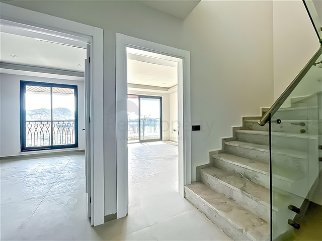 بنتهاوس من ثلاث غرف نوم في مجمع جديد مطل على البحر