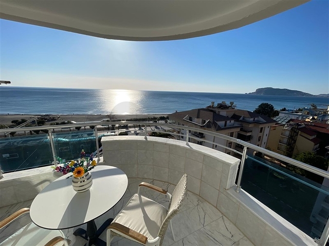 شقة 2 + 1 على السطر الأول مطلة على البحر