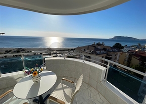 شقة 2 + 1 على السطر الأول مطلة على البحر