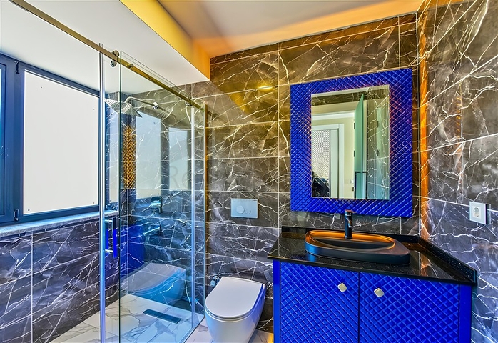 مجمع فيلا فاخرة مطلة على البحر في أفسلار