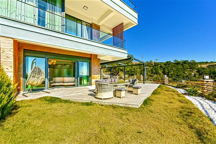 مجمع فيلا فاخرة مطلة على البحر في أفسلار