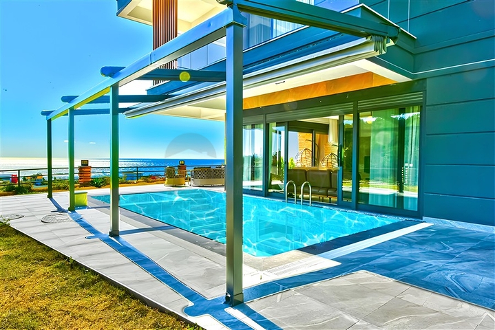 مجمع فيلا فاخرة مطلة على البحر في أفسلار