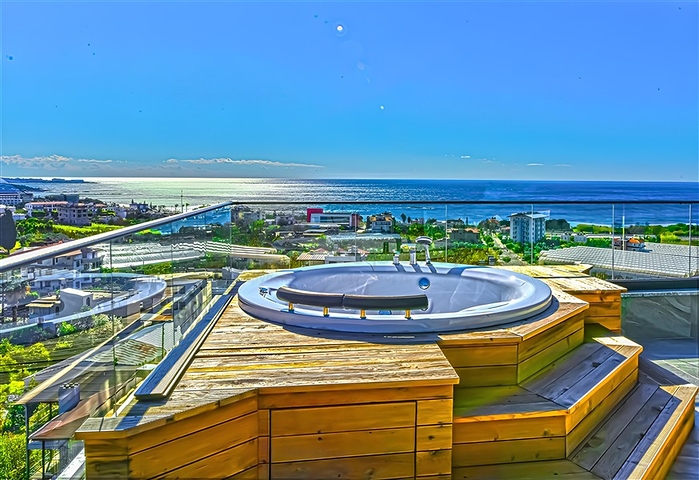 مجمع فيلا فاخرة مطلة على البحر في أفسلار