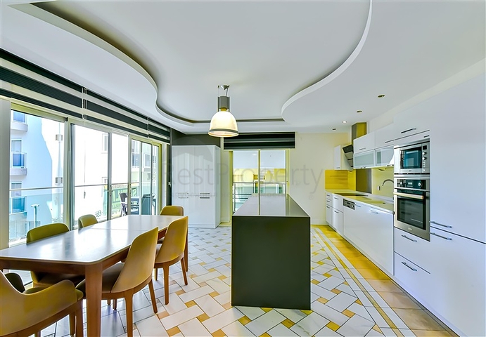 قريبة من شاطئ كليوباترا -دوبلكس 3 غرف وصالة -فاخرة -في مركز الانيا 