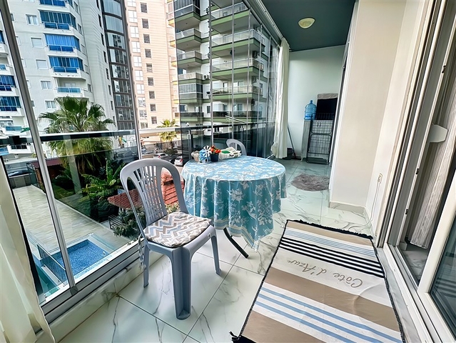 شقة 1+1 في منطقة محمودلار 