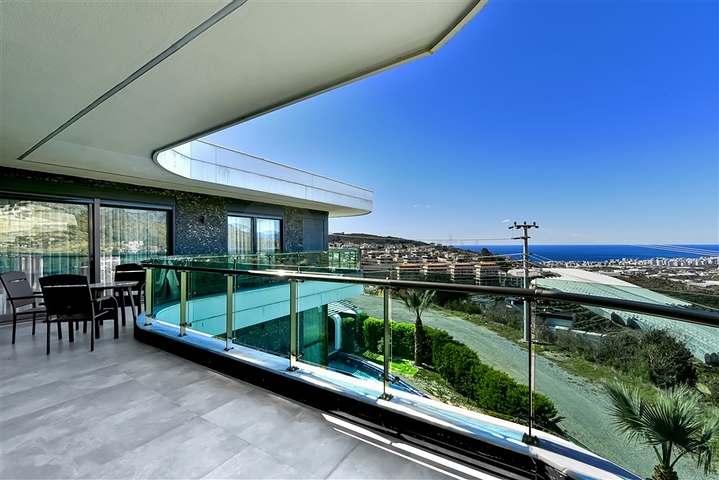 فيلا 6+1 مطلة على البحر في منطقة كارجيجاك 