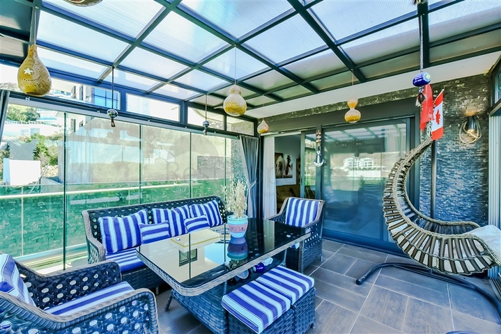 فيلا 6+1 مطلة على البحر في منطقة كارجيجاك 