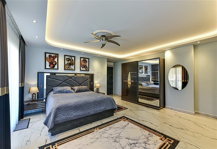 فيلا 6+1 مطلة على البحر في منطقة كارجيجاك 