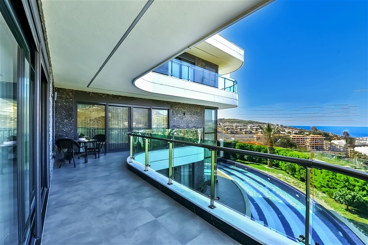 فيلا 6+1 مطلة على البحر في منطقة كارجيجاك 