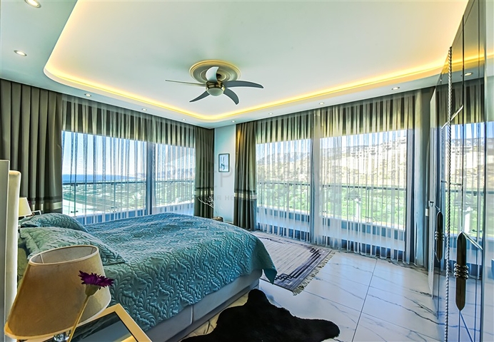 فيلا 6+1 مطلة على البحر في منطقة كارجيجاك 