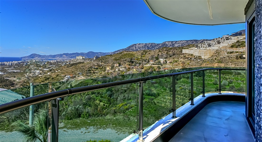 فيلا 6+1 مطلة على البحر في منطقة كارجيجاك 