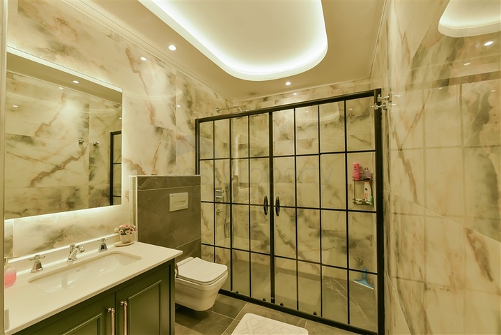 فيلا 6+1 مطلة على البحر في منطقة كارجيجاك 