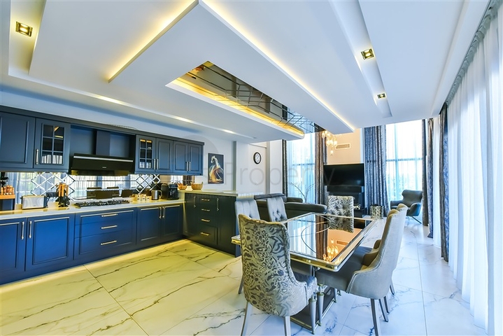 فيلا 6+1 مطلة على البحر في منطقة كارجيجاك 