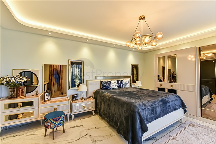 فيلا 6+1 مطلة على البحر في منطقة كارجيجاك 