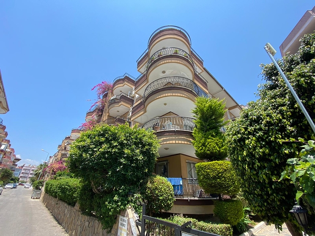 شقة مريحة 2 + 1 في منطقة أوبا