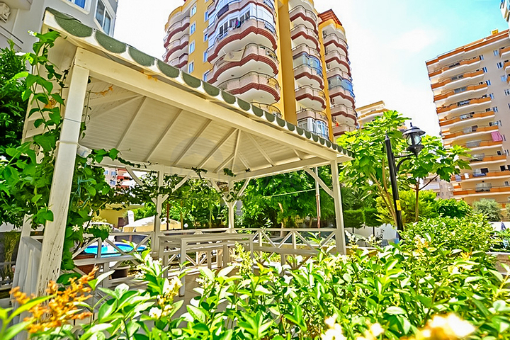 شقة من غرفتي نوم في منطقة محمودلار ، على بعد 400 متر من البحر