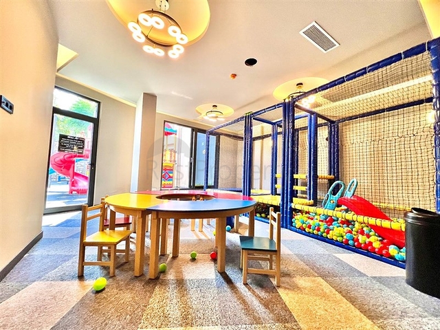 شقة 1+1 مطلة على البحر على الساحل الأول