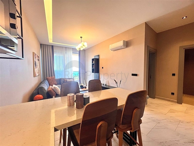 شقة 1+1 مطلة على البحر على الساحل الأول