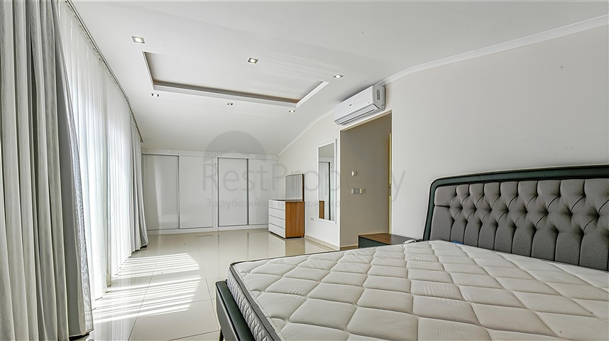 شقة فاخرة مطلة على البحر وبنية تحتية كاملة في قلب كوناكلي 