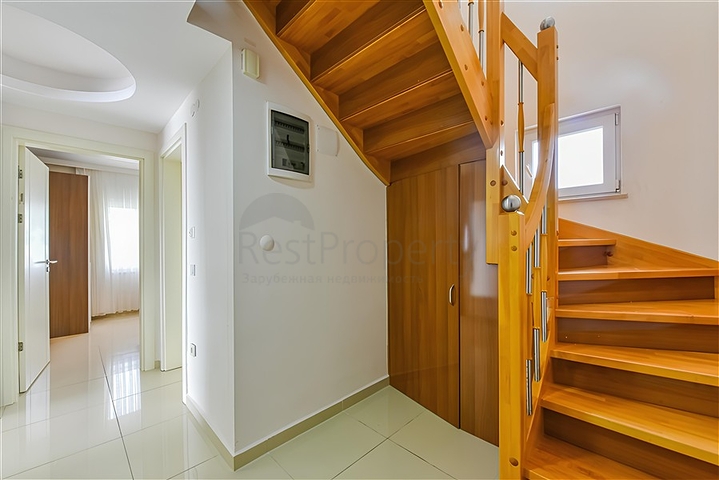 شقة فاخرة مطلة على البحر وبنية تحتية كاملة في قلب كوناكلي 