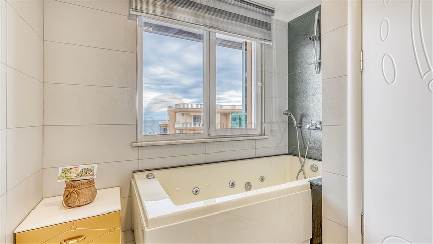 بنتهاوس واسع 3 + 1 في محمودلار