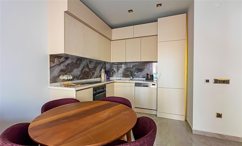 شقة 1+1 في مجمع متميز في وسط ألانيا