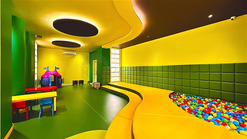 شقة 1+1 في واحدة من أفضل المجمعات في ألانيا 