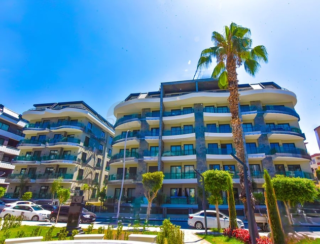 4 + 1 بنتهاوس في وسط ألانيا ، 150 متر من البحر